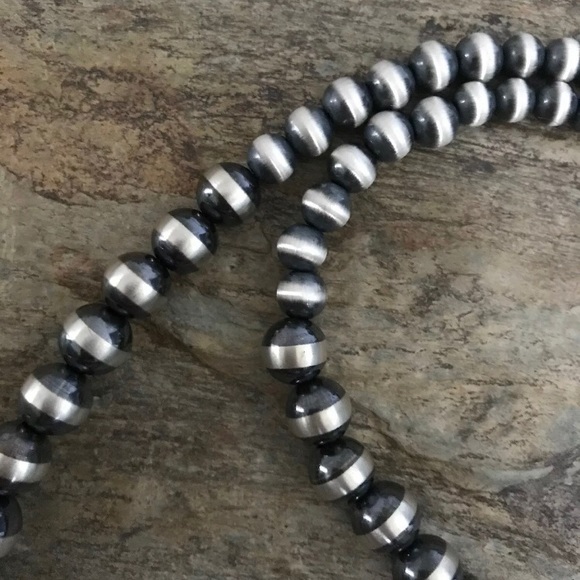 Sterling Silver Graduated Necklace.